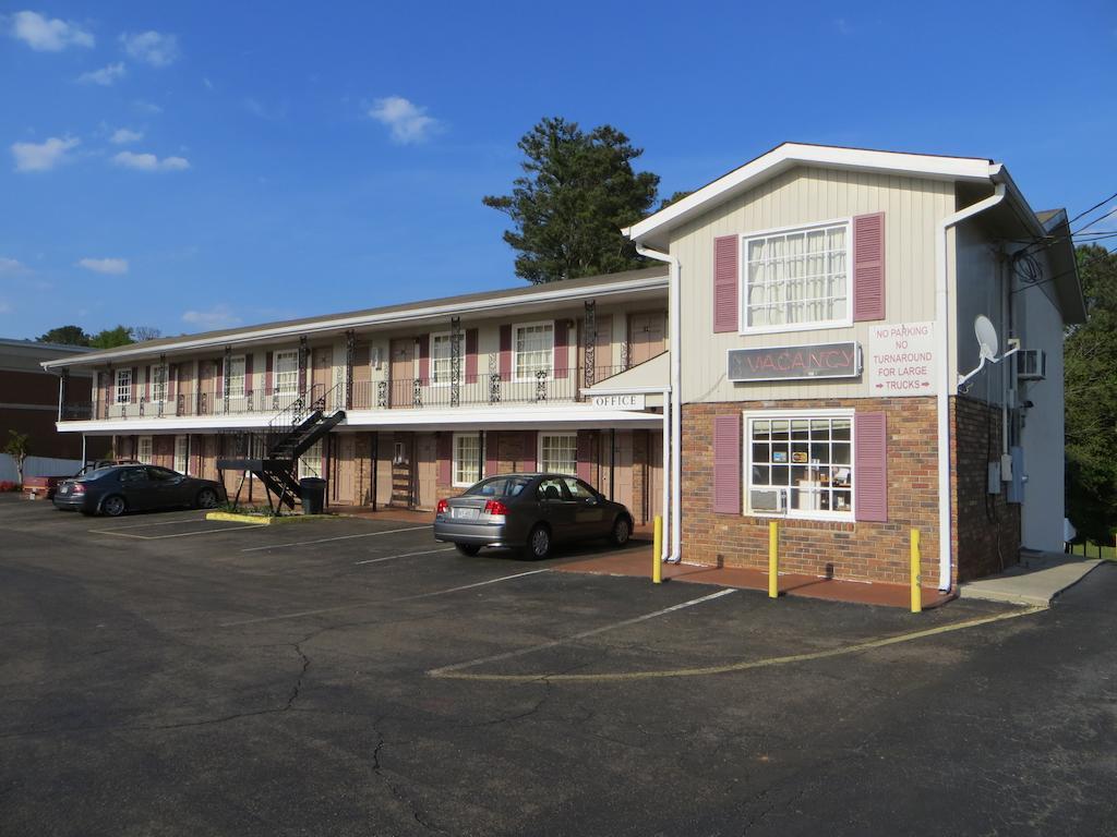 Pine Crest Motor Lodge Holly Springs Exteriér fotografie